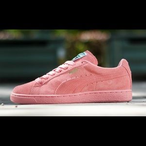 Suede pink Puma sneakers 💕✨